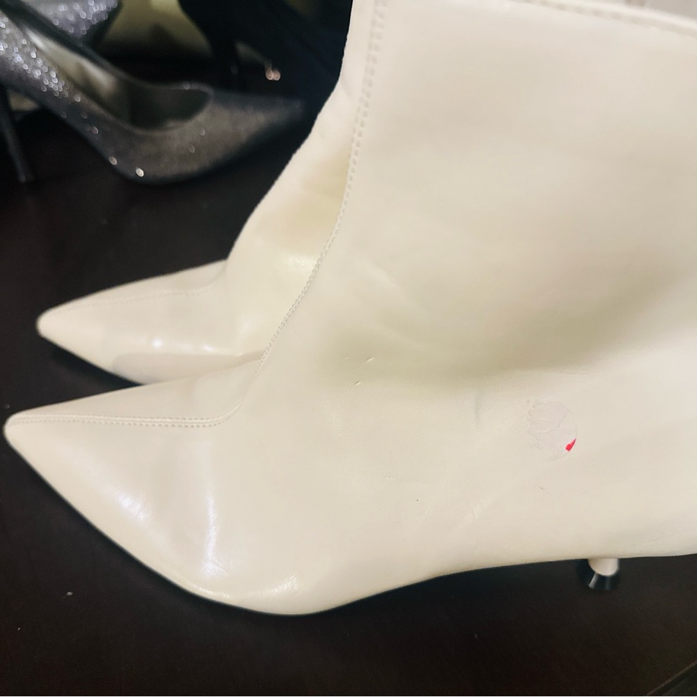 Elegant Cream Ankle Boots - Picture 3 of 3